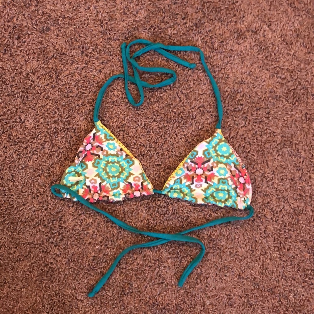 Maaji Reversible Bikini Top, Size M. - Picture 4 of 7